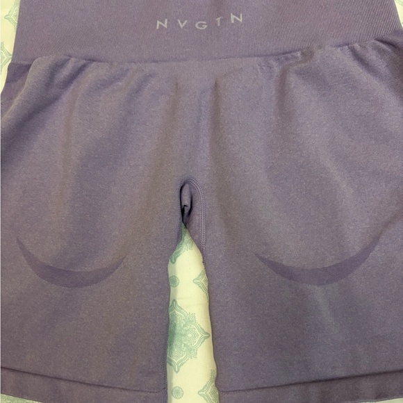 NVGTN Mid Rise Contour Seamless Shorts - Lilac - Picture 4 of 7